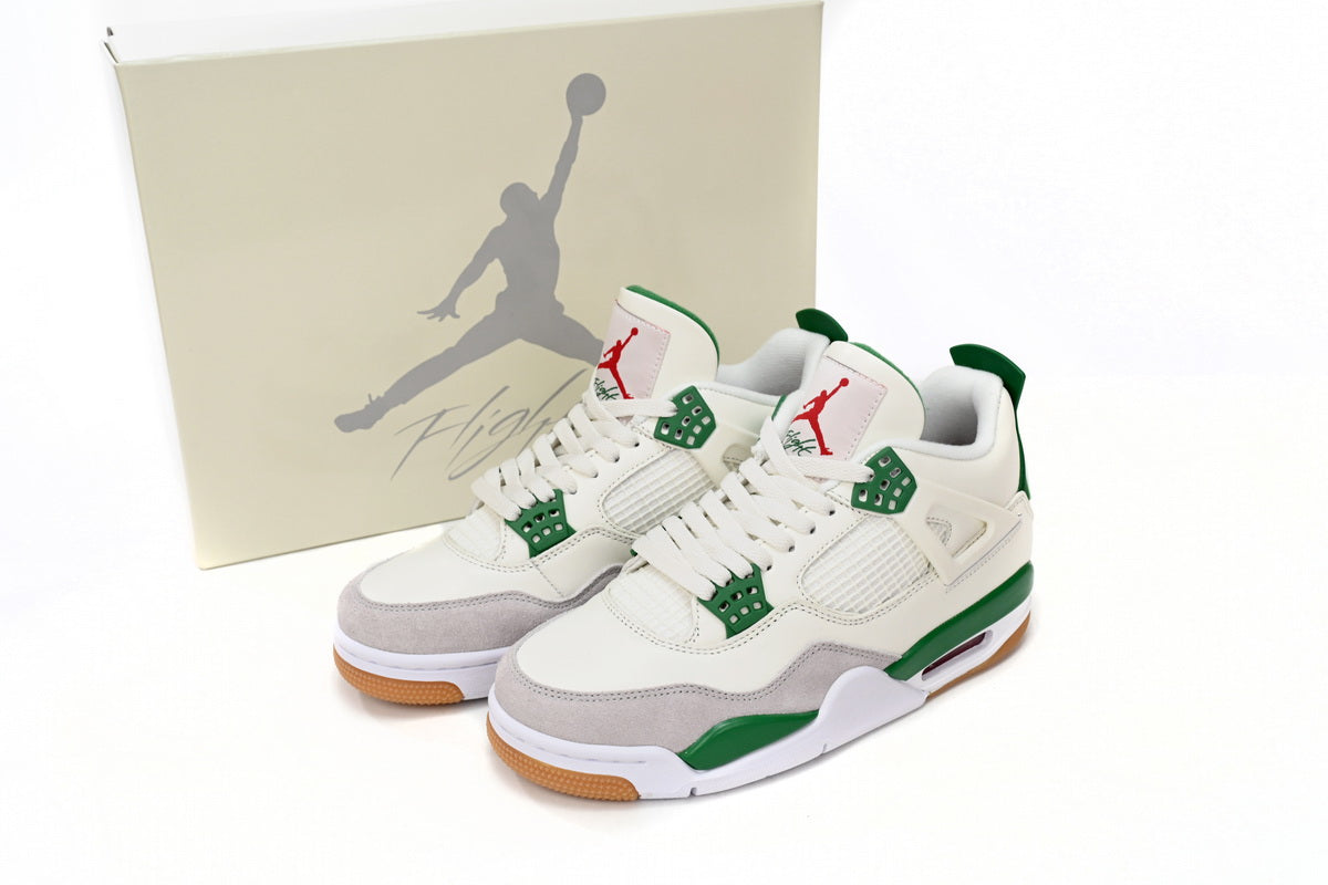 Jordan 4 x Nike SB "Pine Green” Calaite