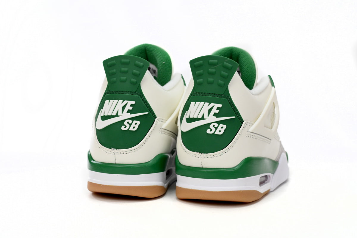 Jordan 4 x Nike SB "Pine Green” Calaite