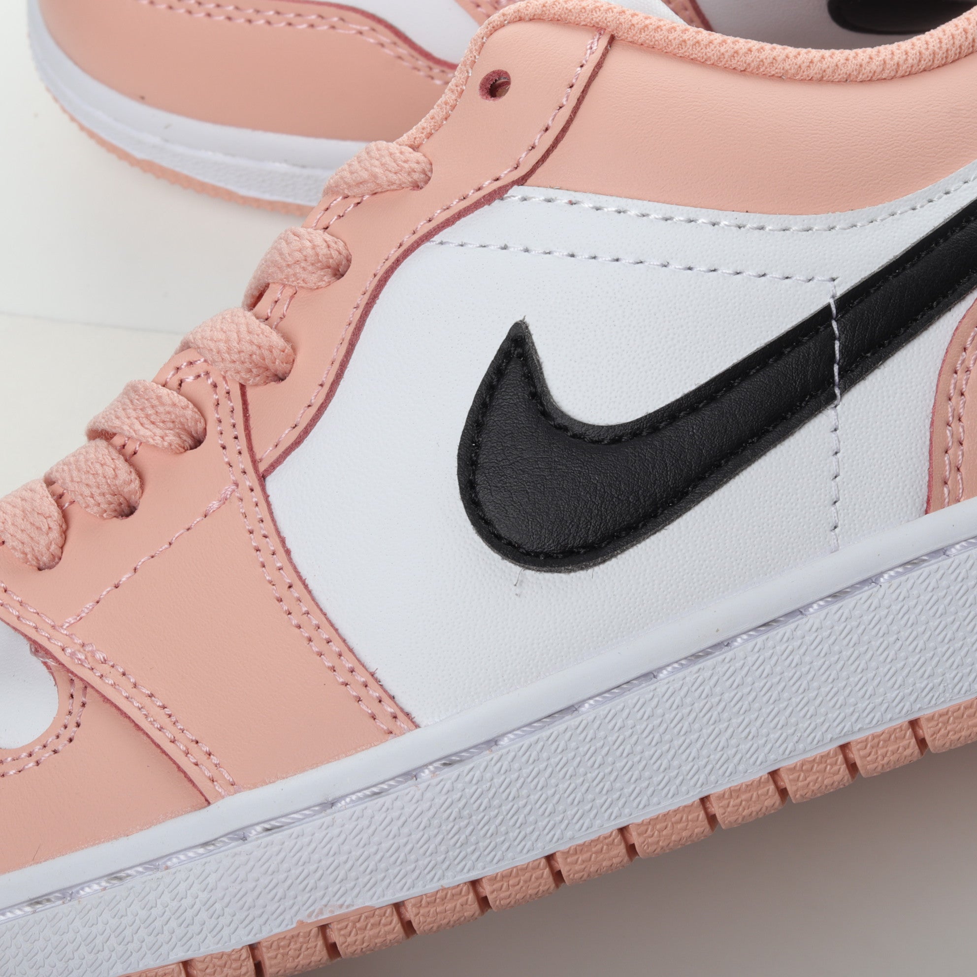 Jordan 1 Low "Light Arctic Pink"