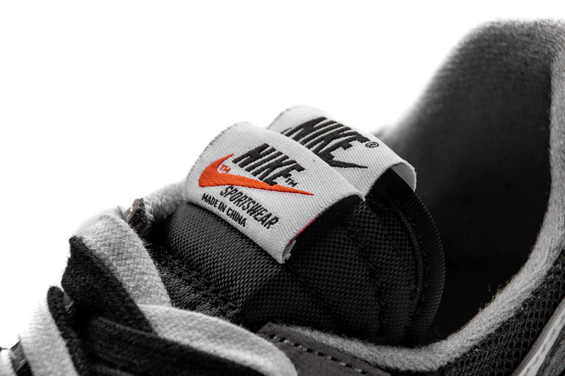 Nike LDWaffle x Sacai "Black & Grey & White"