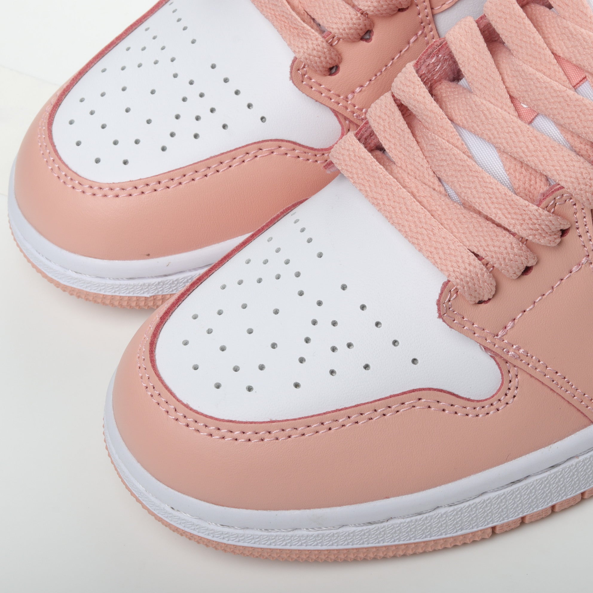 Jordan 1 Low "Light Arctic Pink"